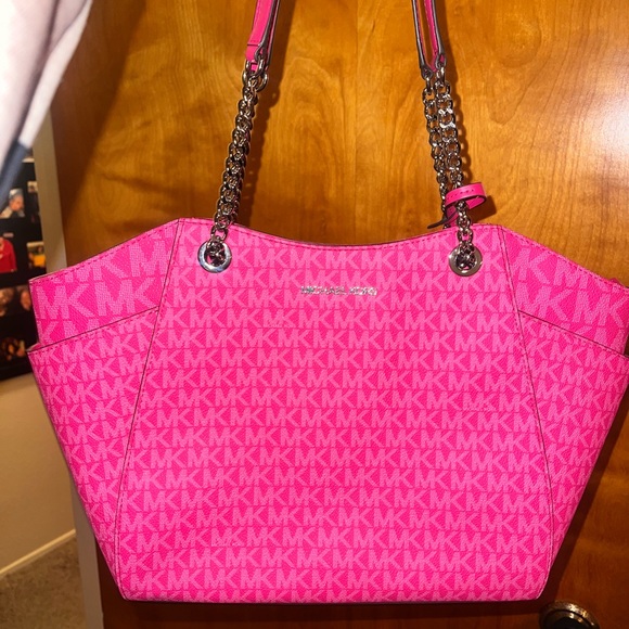 Michael Kors Handbags - Michael Kors Vibrant Pink Shoulder Bag